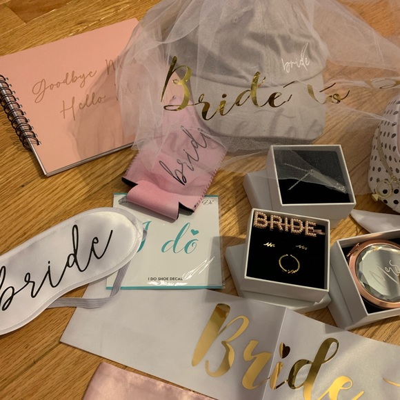 Bride-To-Be 👰🏻‍♀️ Bundle - Picture 2 of 16